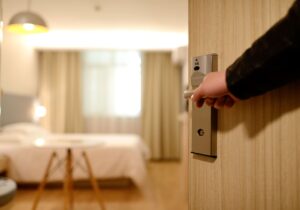 Wybierasz się w podróż? Zadzwoń do hotelu!
