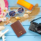 Co spakować na idealny dzień na plaży? Przewodnik po niezbędnikach