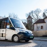 Żywa lekcja historii na kołach. Dlaczego warto zabrać grupę na zwiedzanie Pułtuska eko-busem?